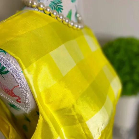 Stunning silk dress, best fit a size 8 to 10. - Picture 6 of 9